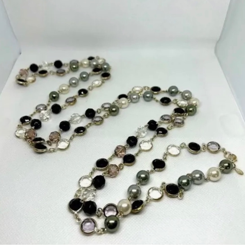 Premier Designs black and pearl necklace